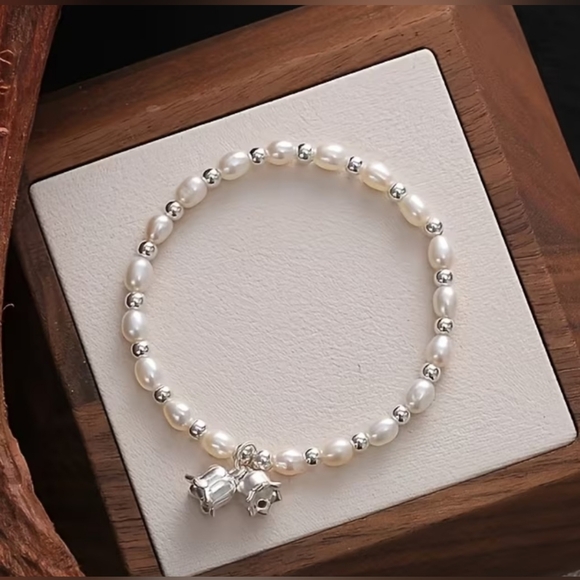 Elegant Silver and White Fashion Pearl Bracelet - Picture 4 of 5